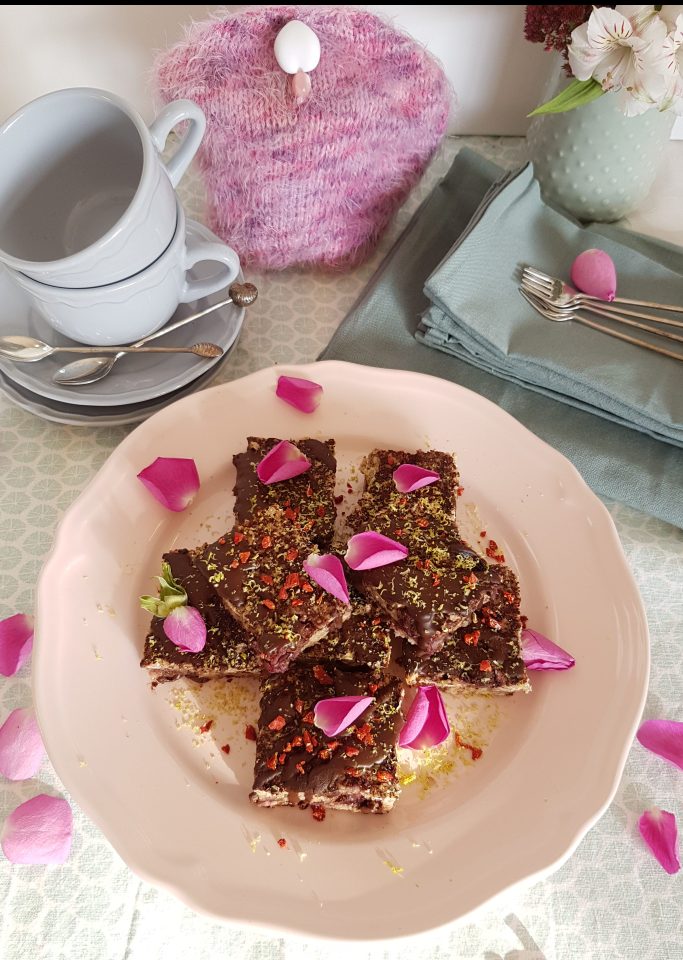 Almond Cherry Chocolate Chip Granola Bars