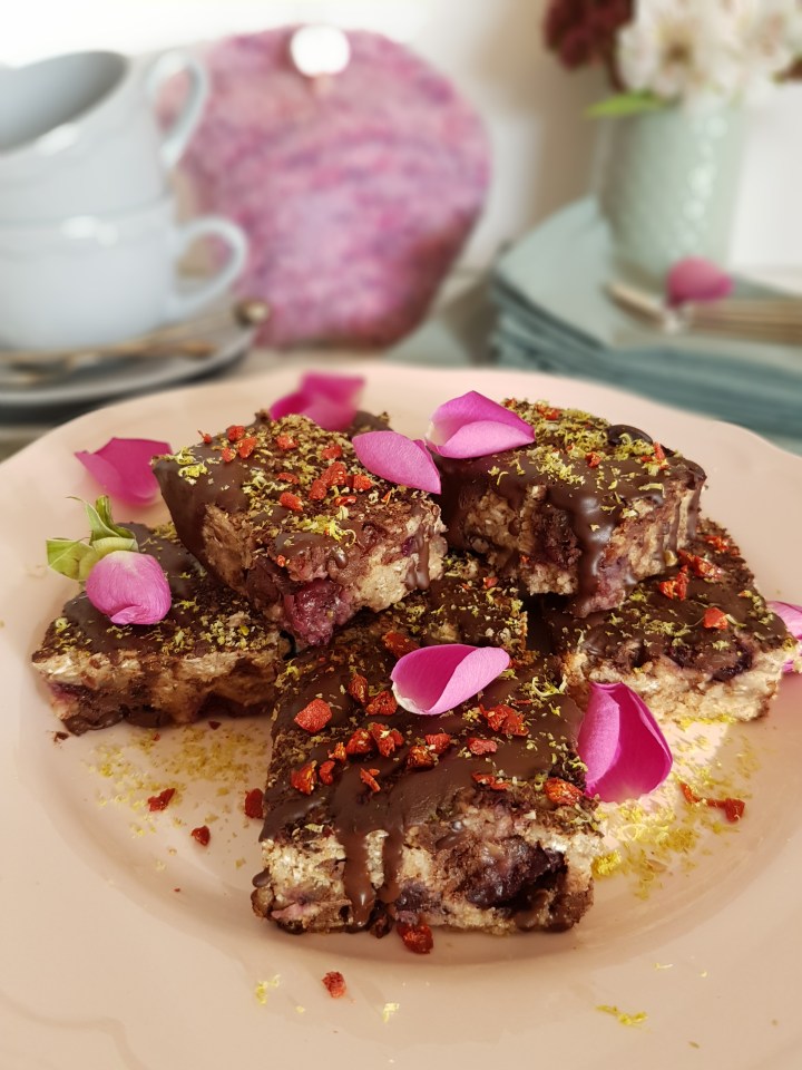 Almond Cherry Chocolate Chip Granola Bars