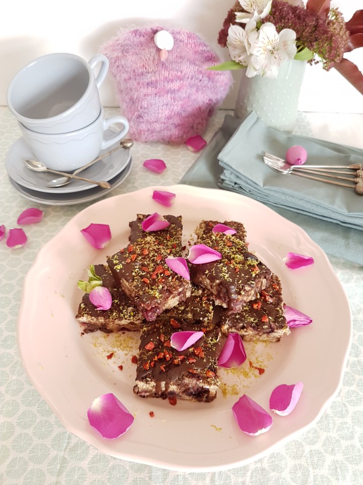 Almond Cherry Chocolate Chip Granola Bars