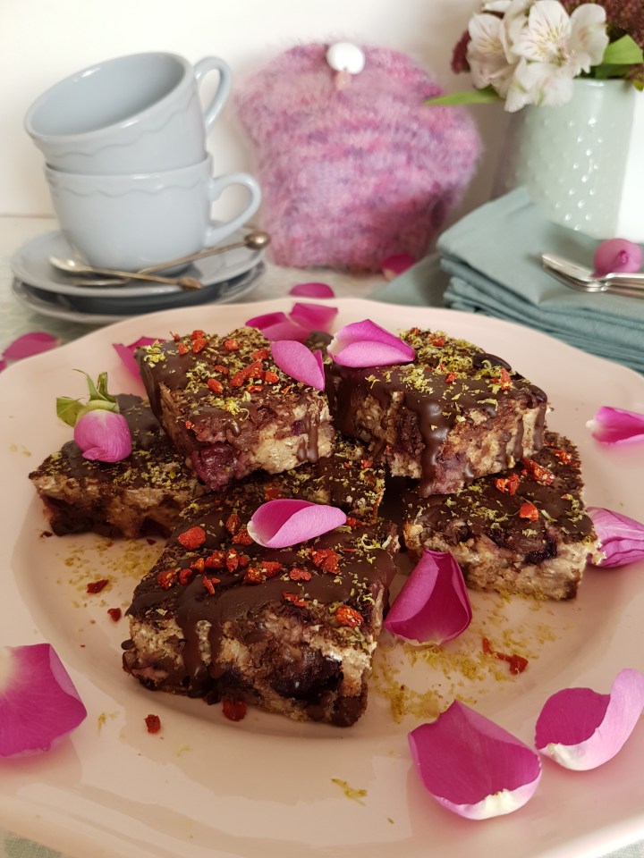 Almond Cherry Chocolate Chip Granola Bars