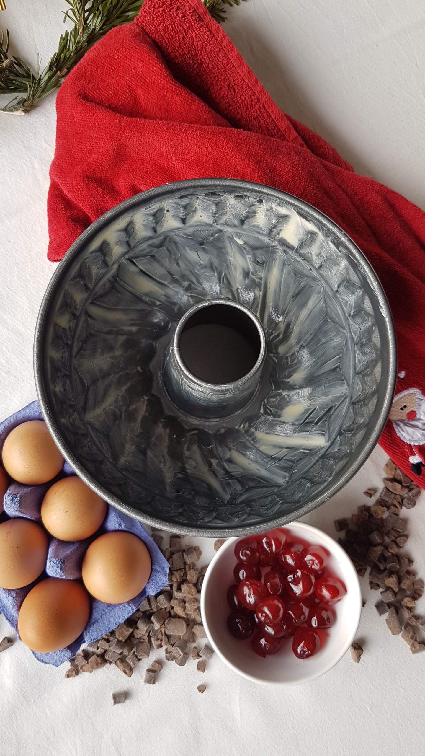 cherry-chocolate-chip-bundt-cake-1