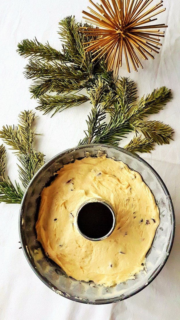 cherry-chocolate-chip-bundt-cake-3